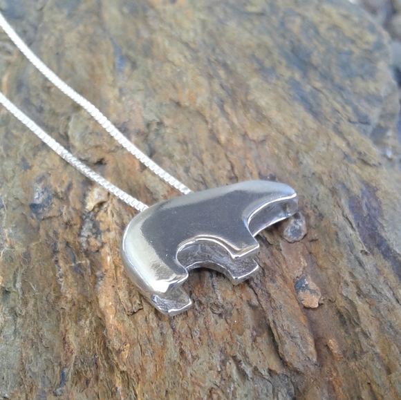 Sterling Silver Bear Fetish Pendant and chain - Picture 5 of 7